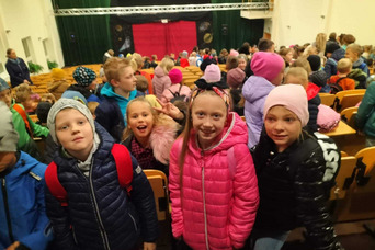 Klasy 1-3 obejrzały spektakl teatralny
